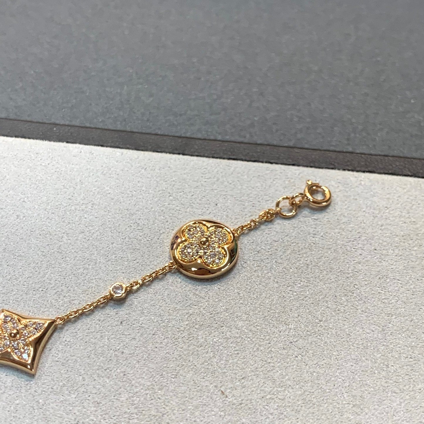 Mysitc STAR AND SUN 4 MOTIFS GOLD DIAMONDS BRACELET