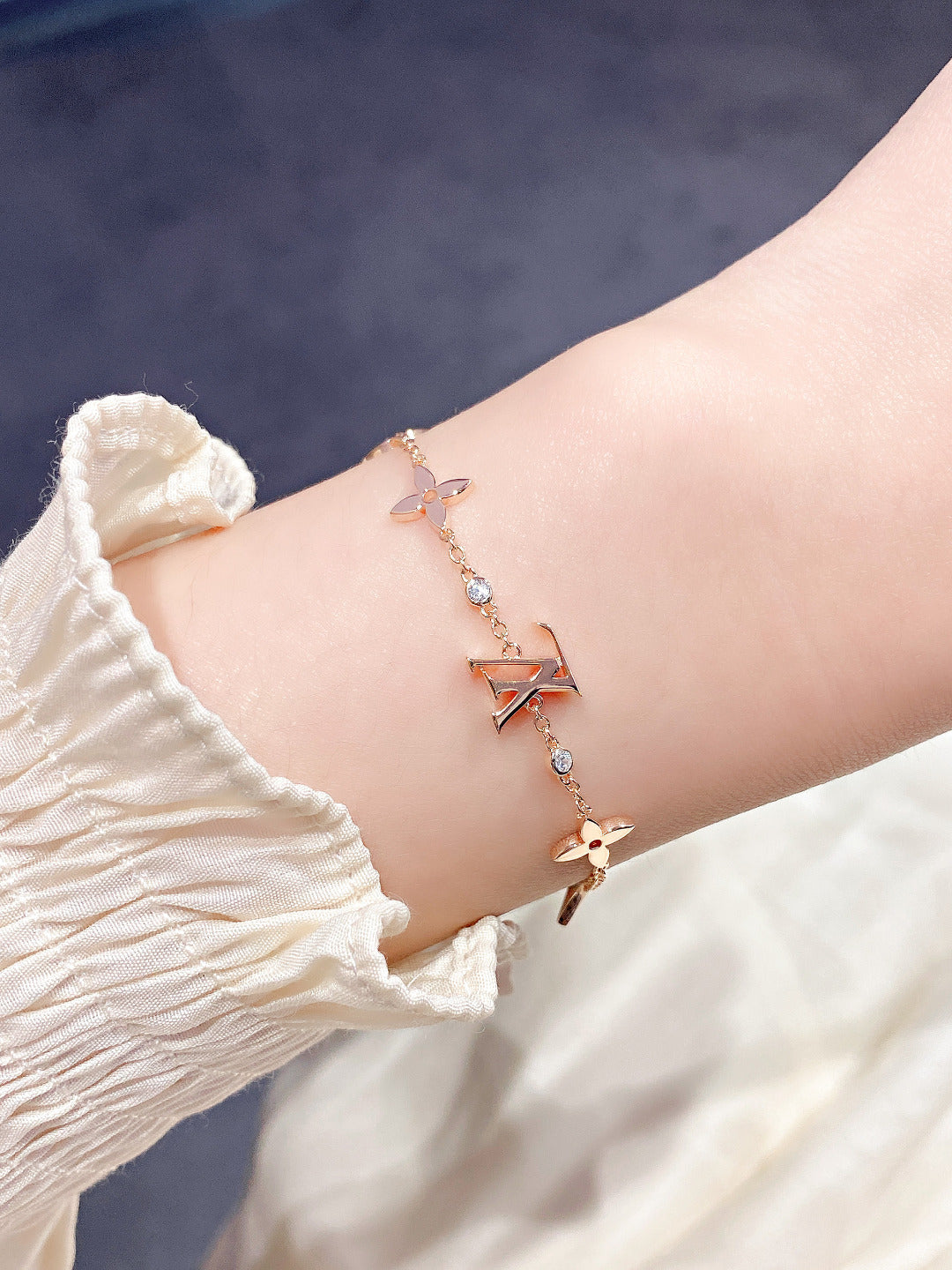Mysitc STAR AND SUN 7 MOTIFS GOLD BRACELET