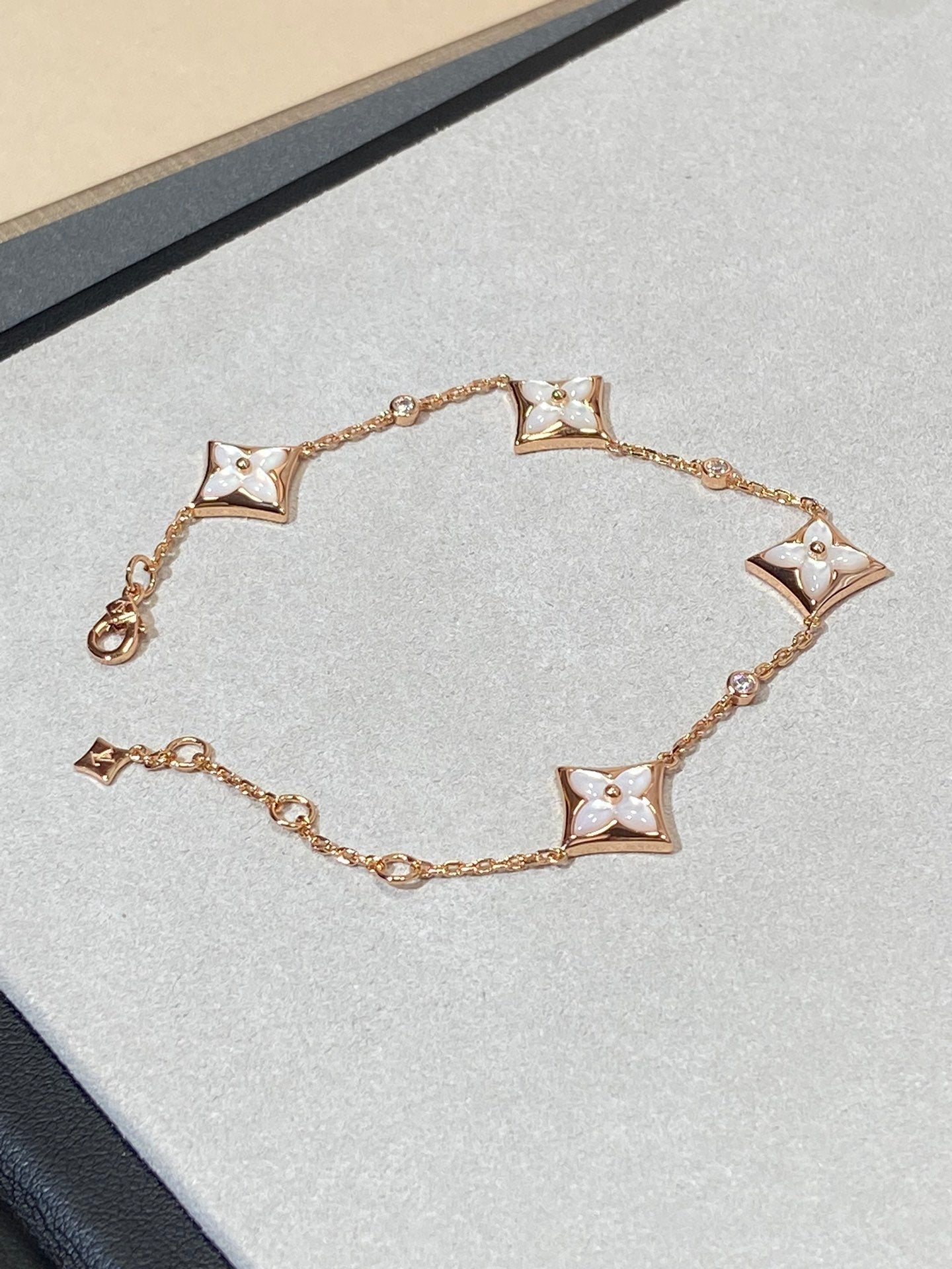 Mystic STAR 4 MOTIV PERLMUTT DIAMANT ROSÉGOLD ARMBAND