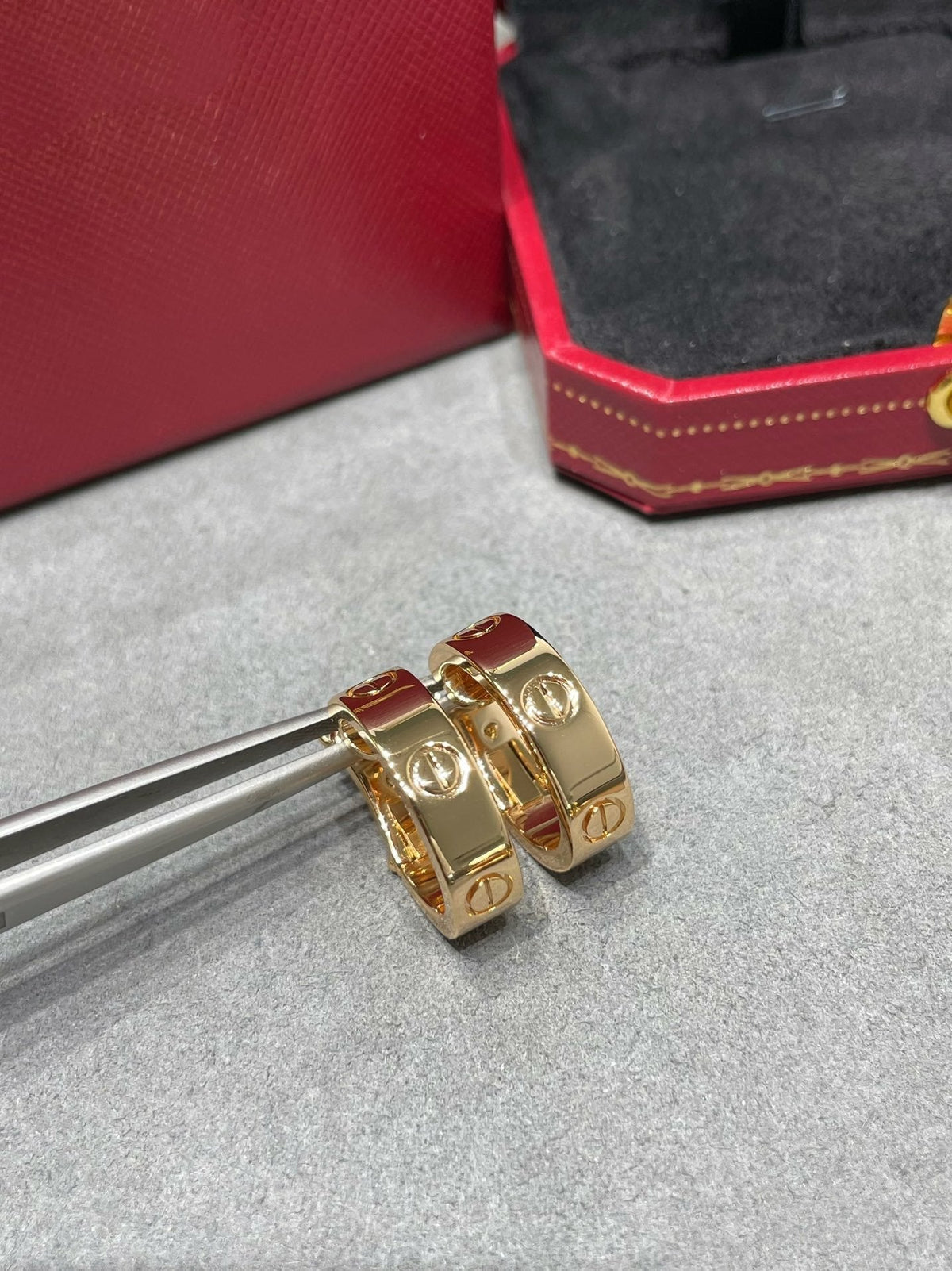 Mysitc LOVE 5.5MM EARRINGS