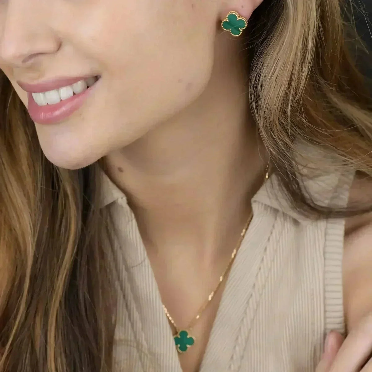 Mysitc CLOVER MINI 9.5MM MALACHITE EARRINGS