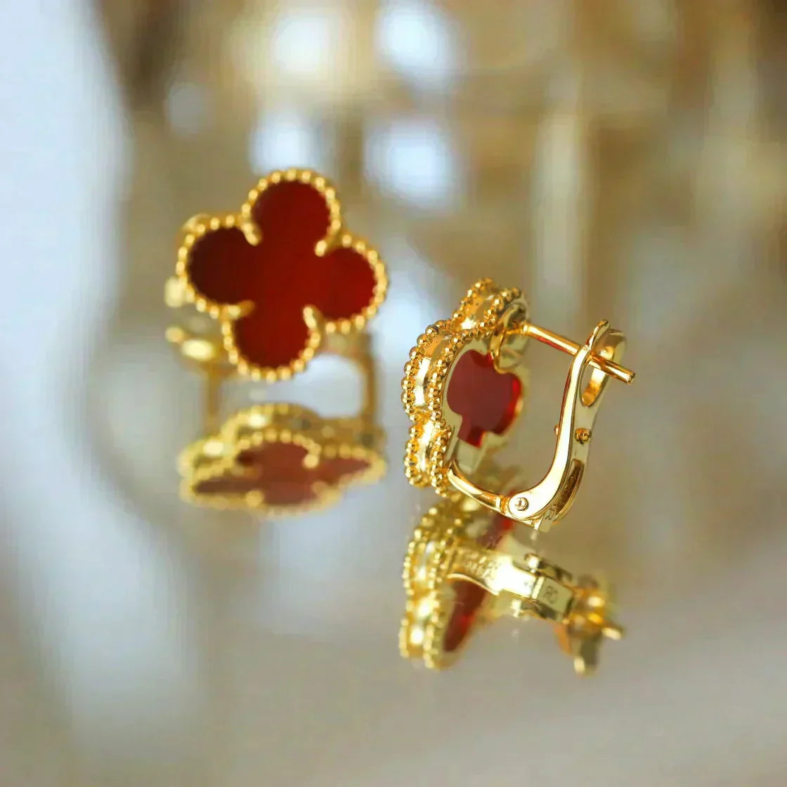 Mysitc CLOVER MEDIUM 1 MOTIFS CARNELIAN EARRINGS