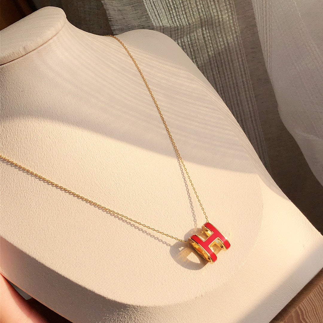 Mysitc HM CLIC RED ENAMEL GOLD NECKLACE