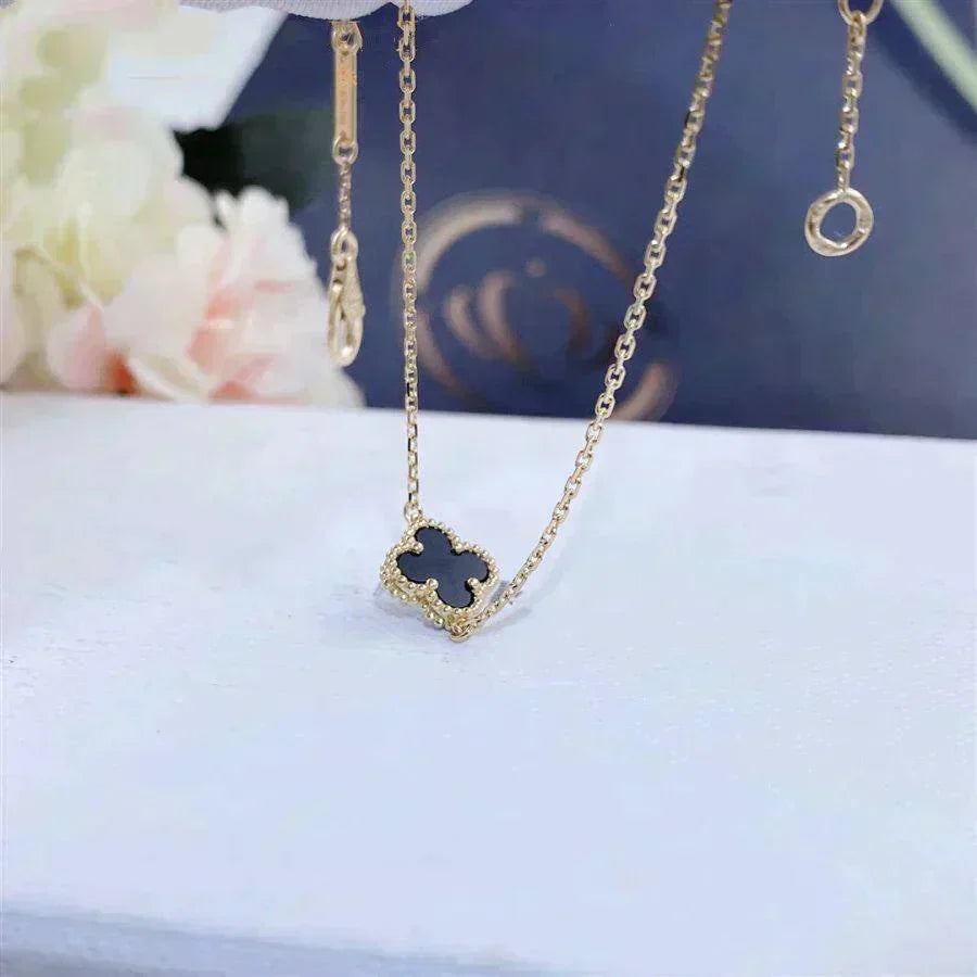 Mysitc CLOVER ONYX SINGLE FLOWER BRACELET