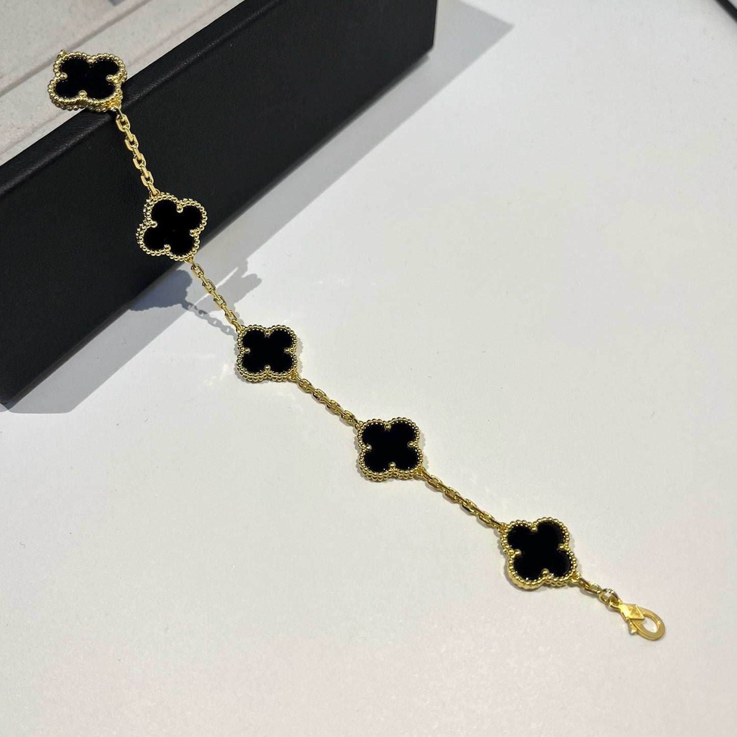 [Mysitc ]New CLOVER 5 MOTIF ONYXS BRACELET COLLECTION