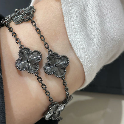 [Mysitc ]New CLOVER 5 MOTIF BLACK BRACELET