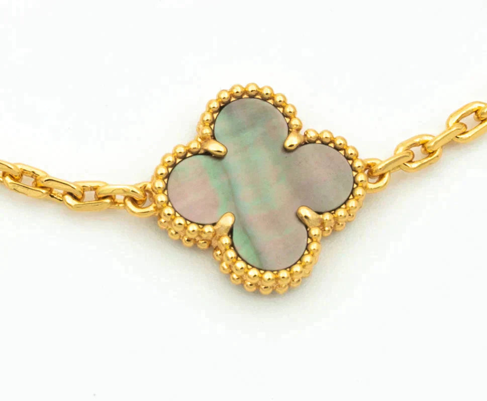 [Mysitc ]New CLOVER 5 MOTIF GRAY MOP BRACELET COLLECTION
