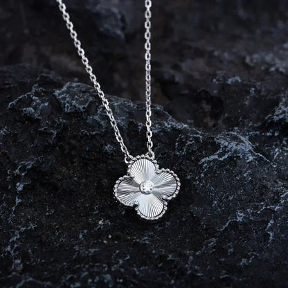 Mysitc CLOVER  15MM DIAMOND LASER NECKLACE SILVER