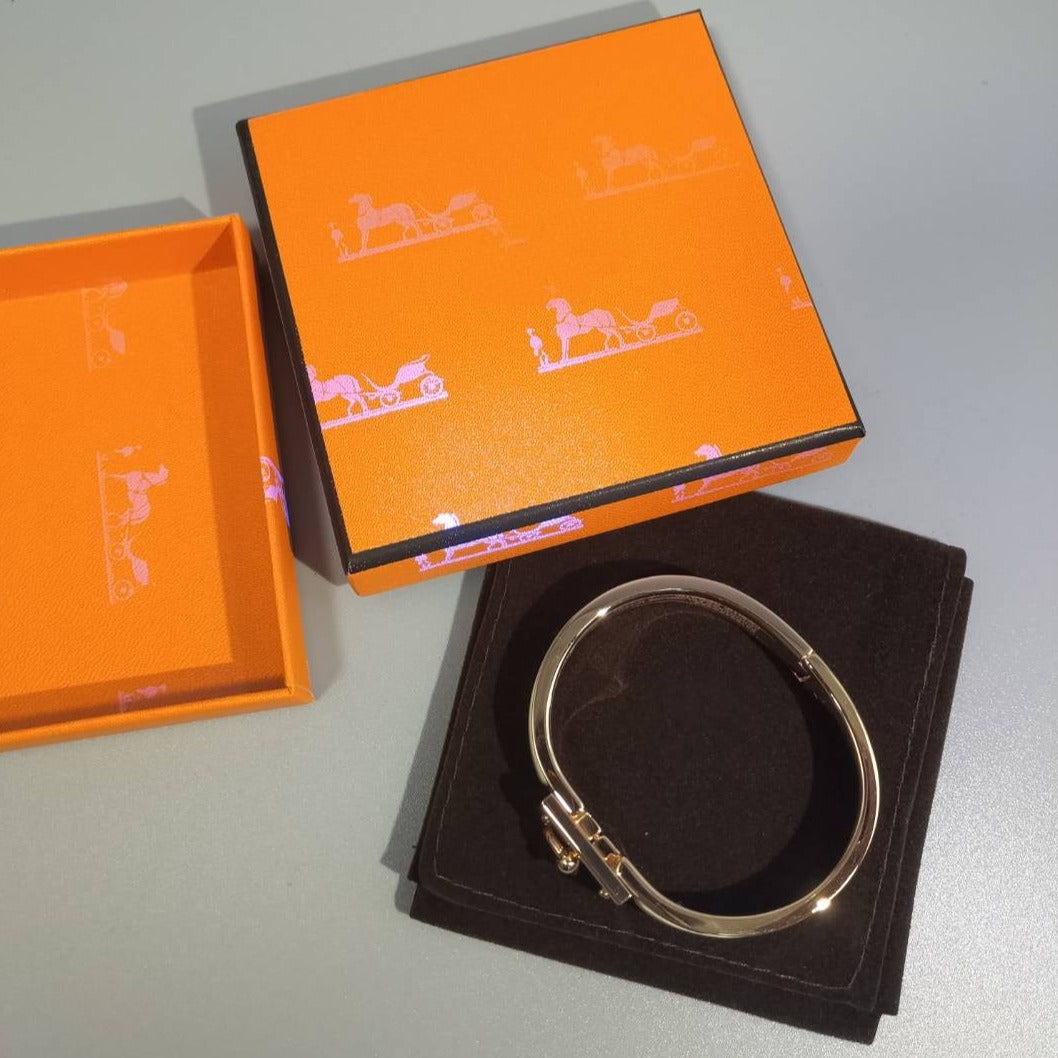 Mysitc H GREY BRACELET
