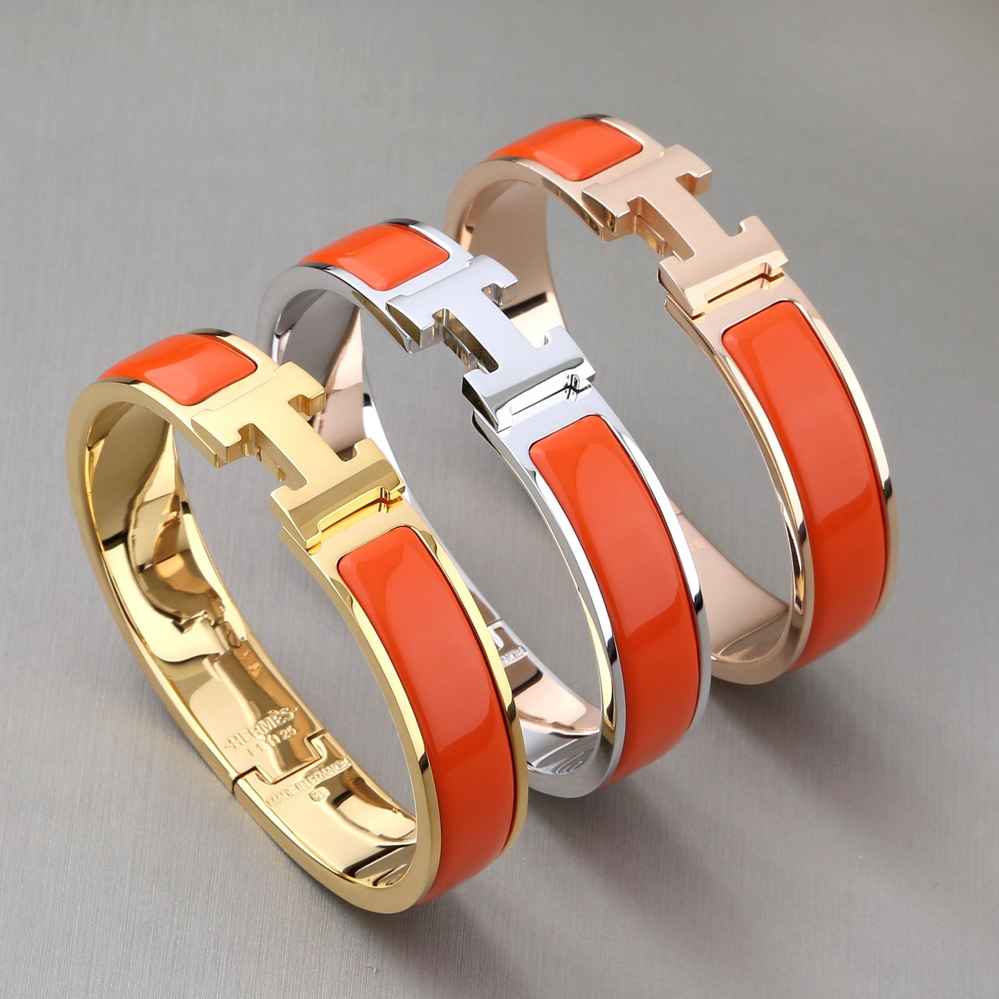 Mysitc H ORANGE BRACELET