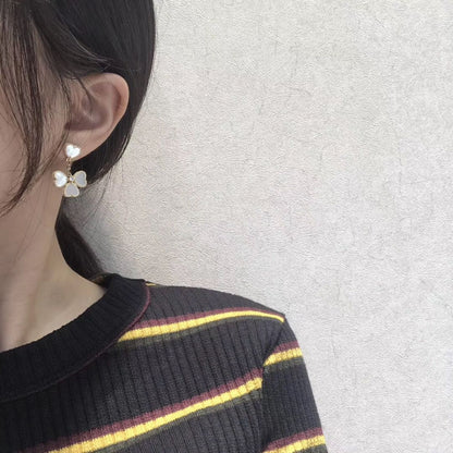 Mysitc CLOVER SWEET WHITE MOP EARRINGS