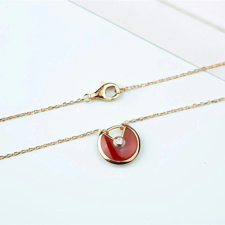 Mysitc AMULETTE GOLD CARNELIAN ONYX NECKLACE
