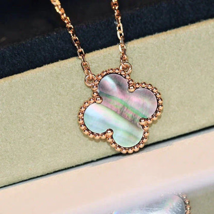 Mysitc CLOVER 15MM  GRAY MOTHER OF PEARL NECKLACE