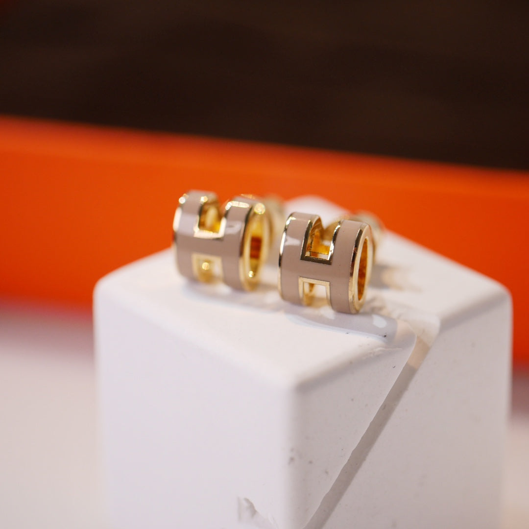 Mysitc MINI POP H GOLD EARRINGS GREY