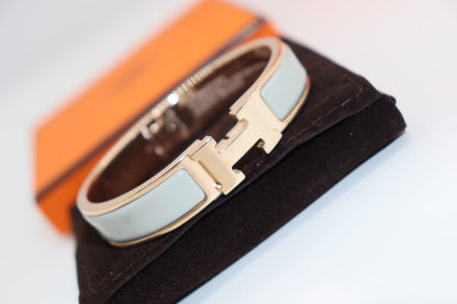 Mysitc H LIGHT BLUE BRACELET