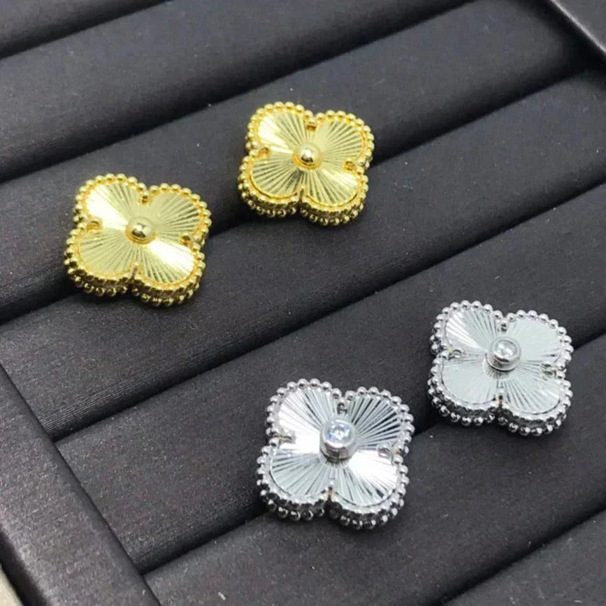 Mysitc CLOVER MINI 9.5MM LASER EARRINGS