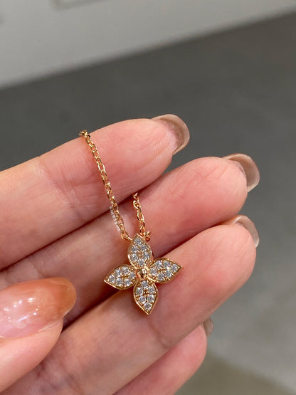 Mysitc STAR DIAMOND NECKALCE