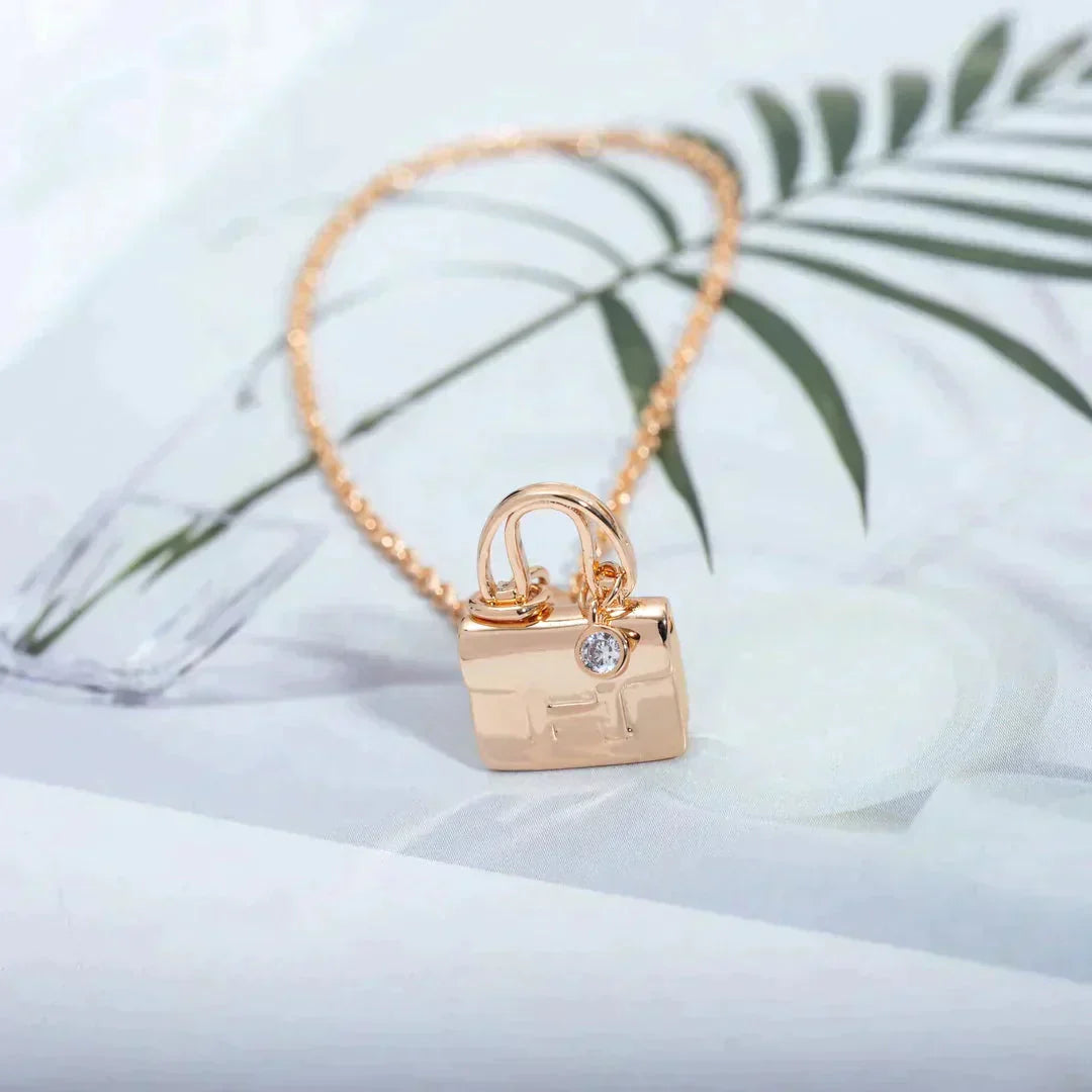 Mysitc AMULETTE PEDANT ROSE GOLD NECKLACE
