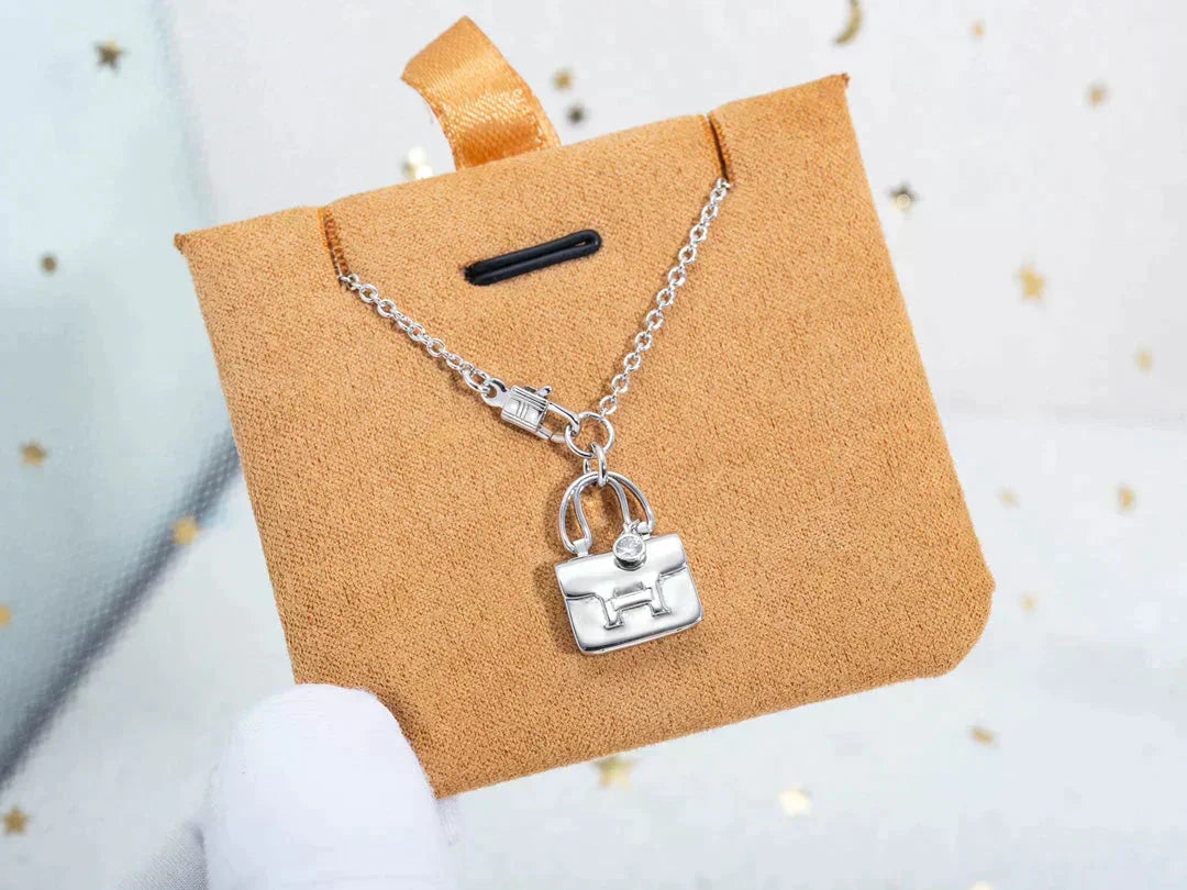 Mysitc AMULETTE PEDANT SILVER NECKLACE