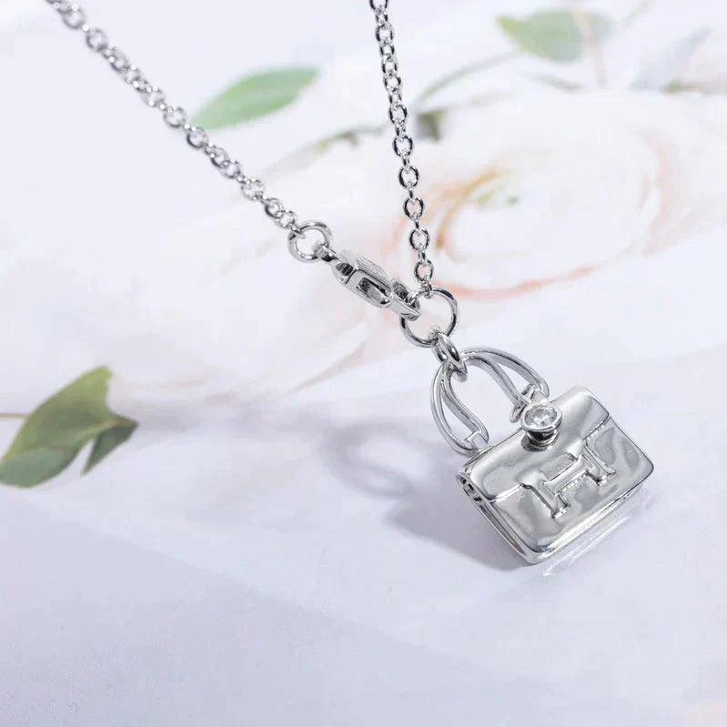 Mysitc AMULETTE PEDANT SILVER NECKLACE