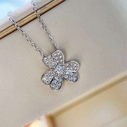 Mysitc CLOVER DIAMOND NECKLACE SILVER