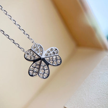 Mysitc CLOVER DIAMOND NECKLACE SILVER