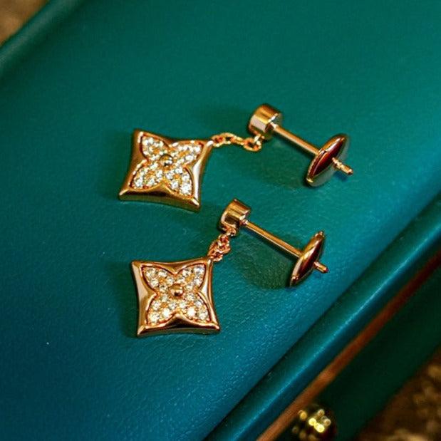 Mysitc STAR DIAMONDS EARRINGS GOLD