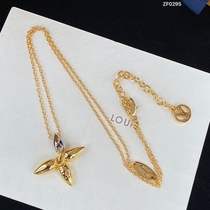 Mysitc LOUISETTE PEDANT GOLD NECKLACE