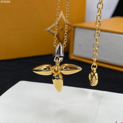 Mysitc LOUISETTE PEDANT GOLD NECKLACE