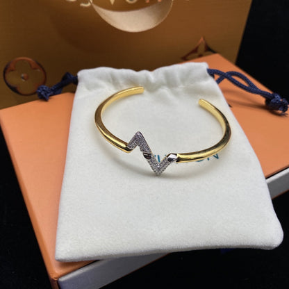 Mysitc VOLTE UPSITE DOWN DIAMOND GOLD OPEN BRACELET