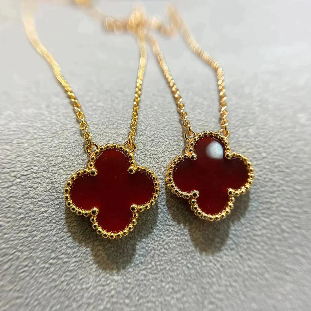 Mysitc CLOVER 15MM CARNELIAN SINGLE FLOWER NECKLACE