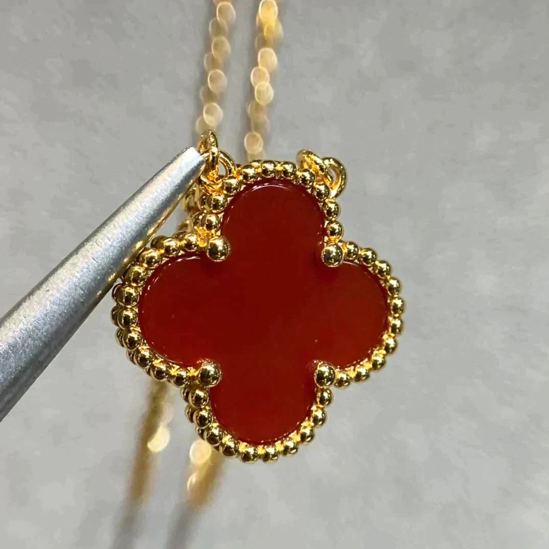 Mysitc CLOVER 15MM CARNELIAN SINGLE FLOWER NECKLACE