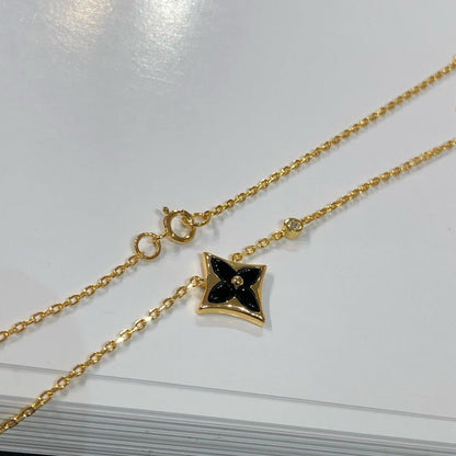 Mysitc STAR BLACK MOP NECKLACE
