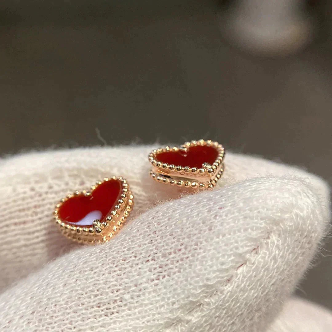 Mysitc HEART CARNELIAN STUD EARRINGS
