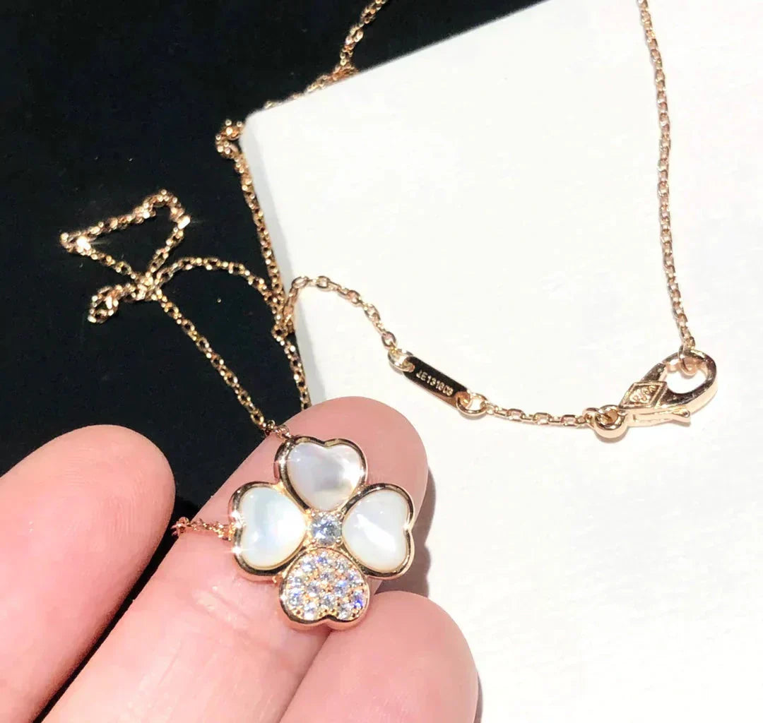 Mysitc CLOVER MOP DIAMOND ROSE GOLD NECKLACE