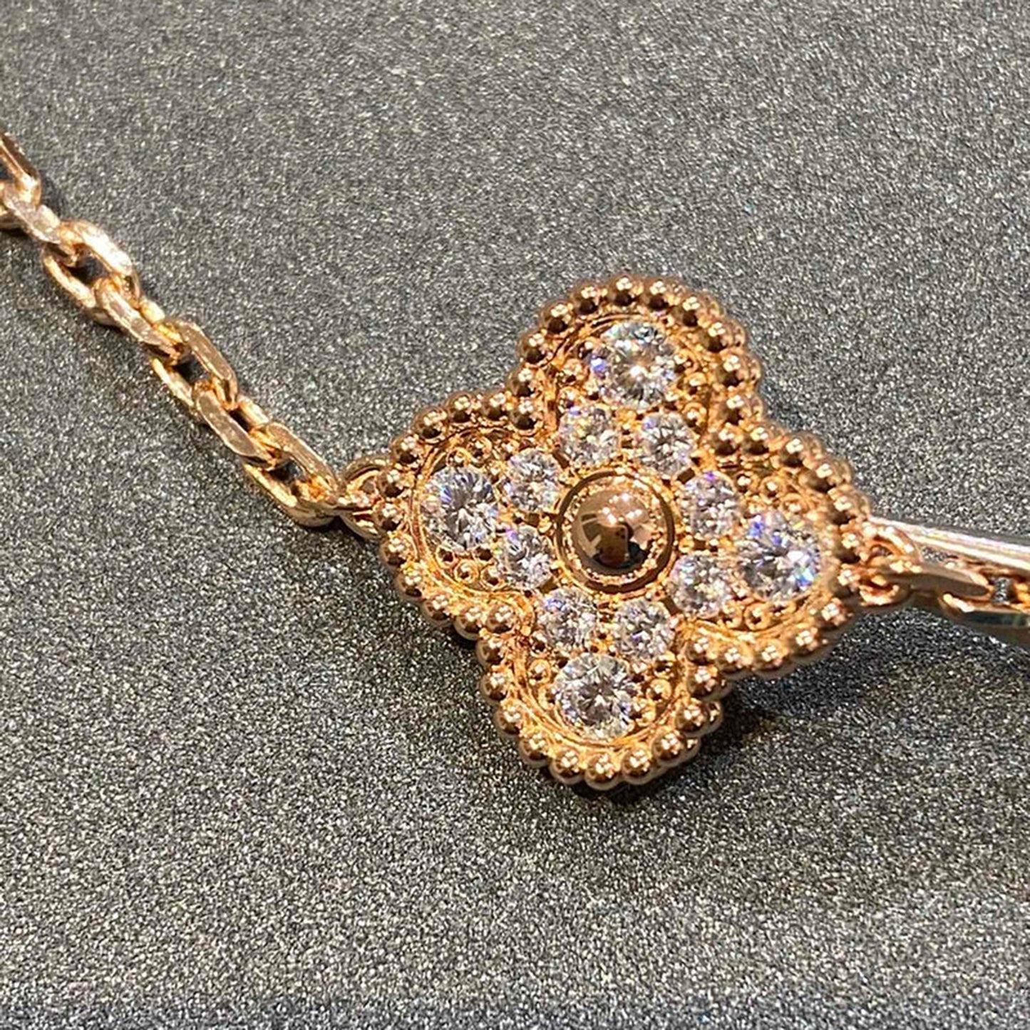 [Mysitc ] New  CLOVER 5 MOTIF FULL DIAMOND BRACELET COLLECTION