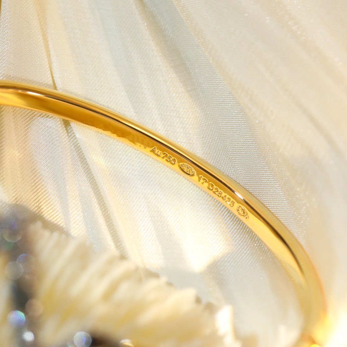Mystic VOLTE UPSIDE DOWN GOLD DIAMOND BRACELET