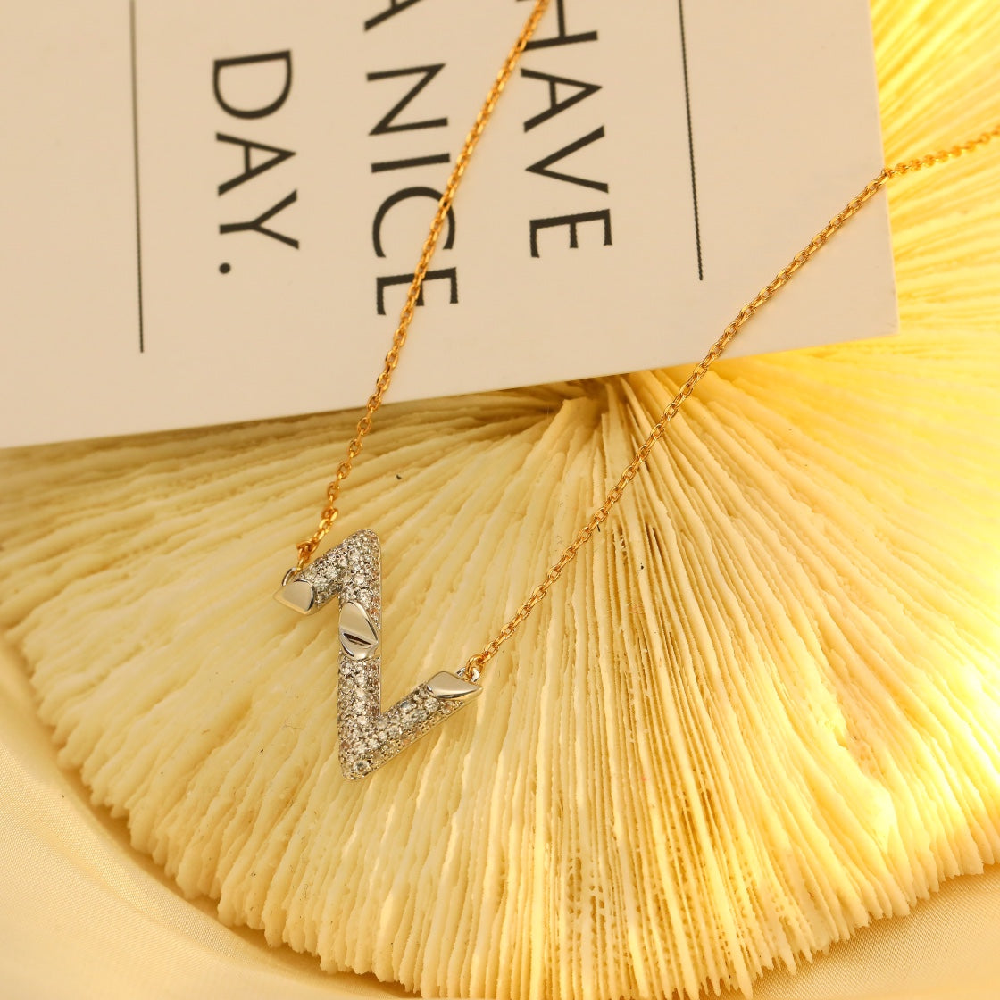 Mysitc VOLT SILVER DIAMOND PEDANT NECKLACE