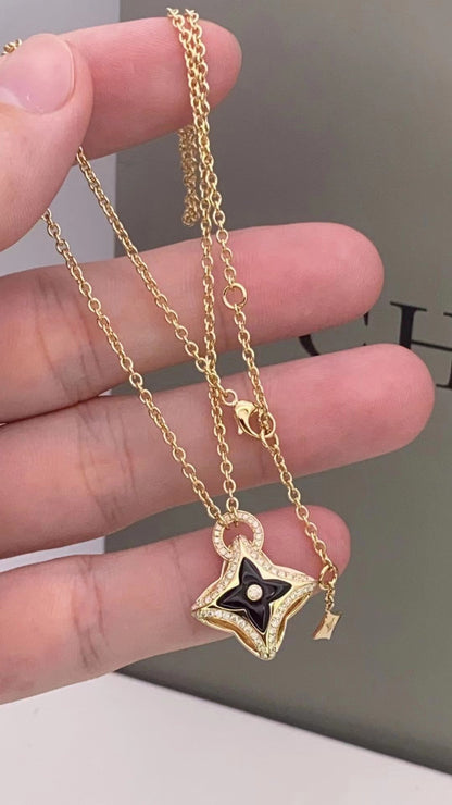 Mysitc STAR PEDANT PINK GOLD DIAMOND NECKLACE