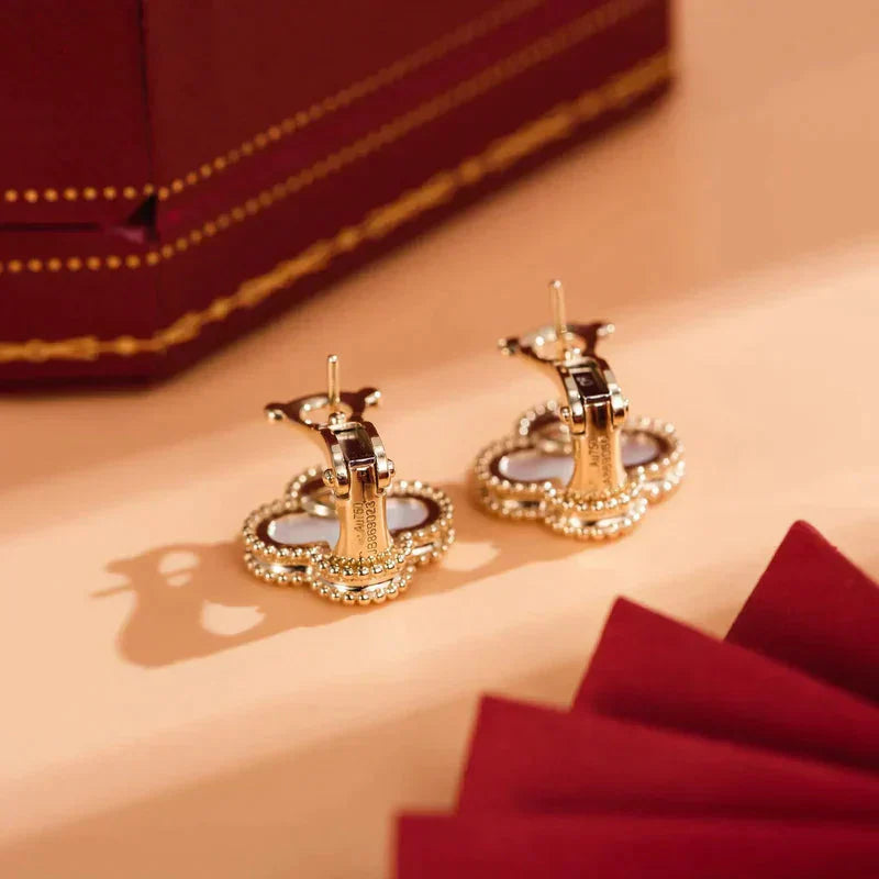Mysitc CLOVER MEDIUM 1 MOTIFS  WHITE MOP STUD EARRINGS
