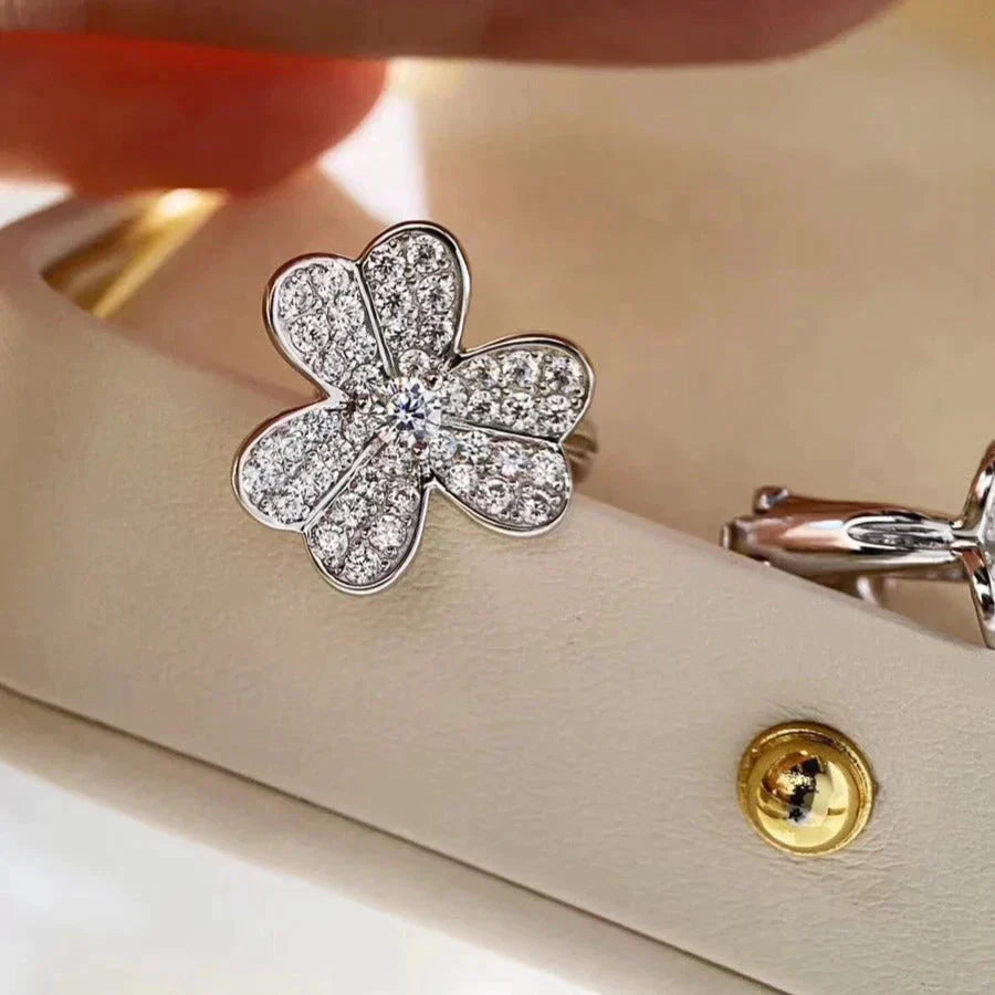 Mysitc CLOVER COMOS DIAMOND EARRINGS SILVER