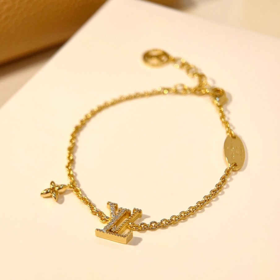 Mysitc LOGO STAR MOTIF GOLD BRACELET