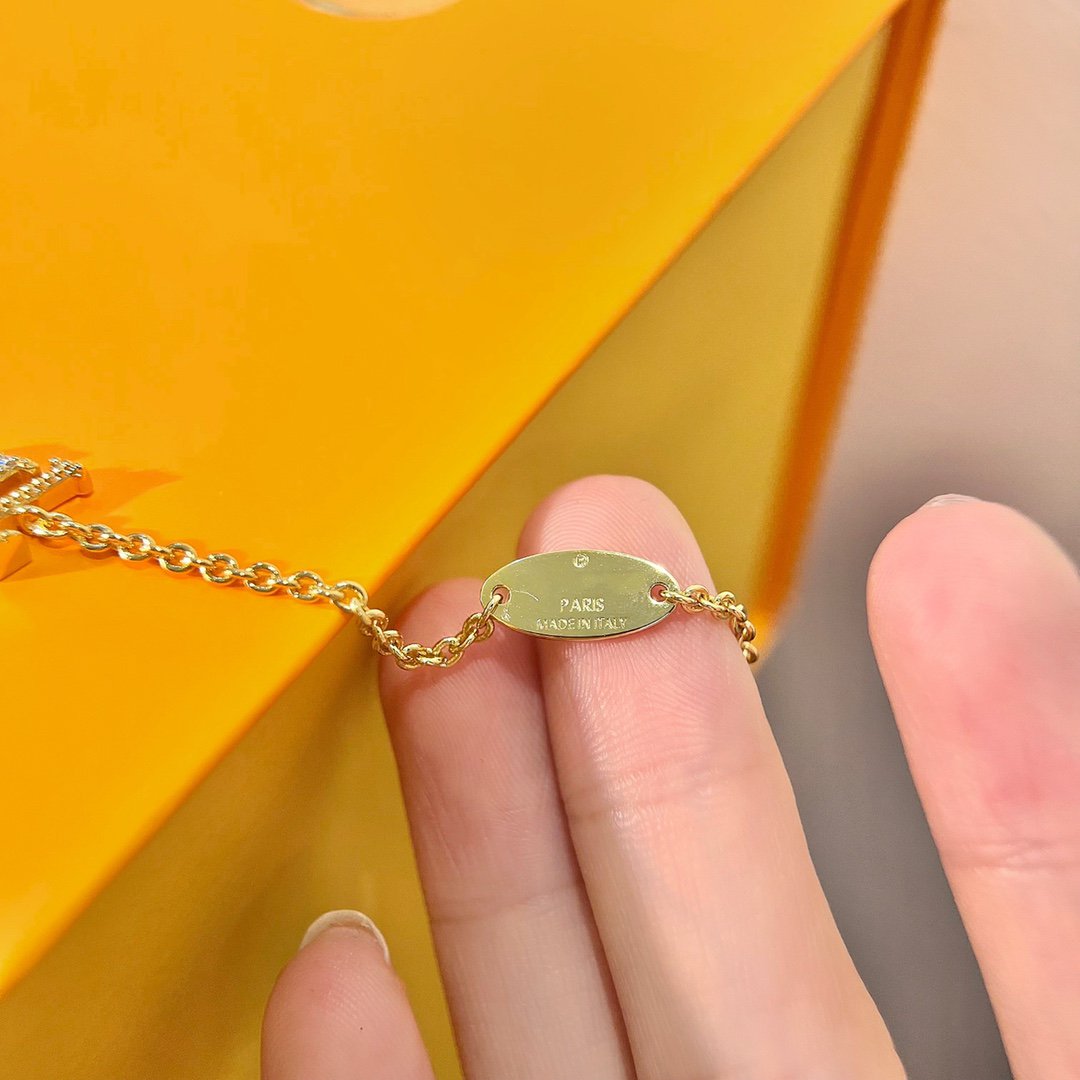 Mysitc LOGO STAR MOTIF GOLD BRACELET