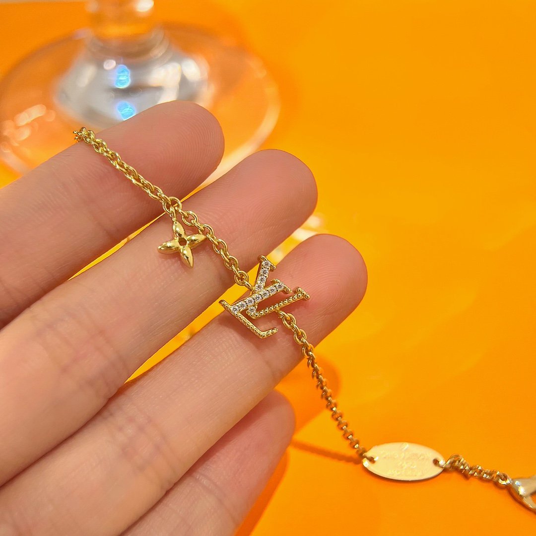 Mysitc LOGO STAR MOTIF GOLD BRACELET