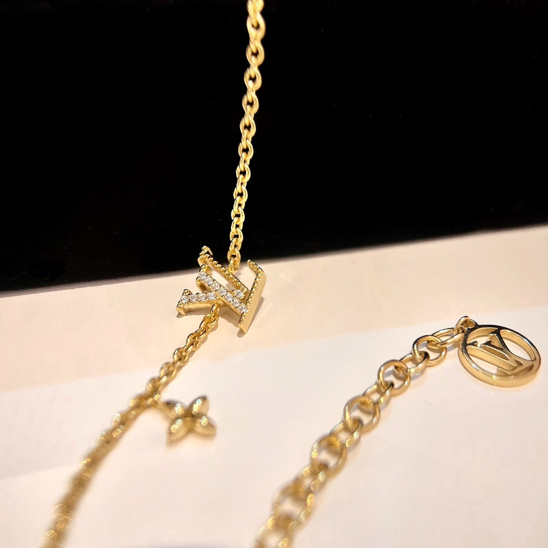 Mysitc LOGO STAR MOTIF GOLD BRACELET