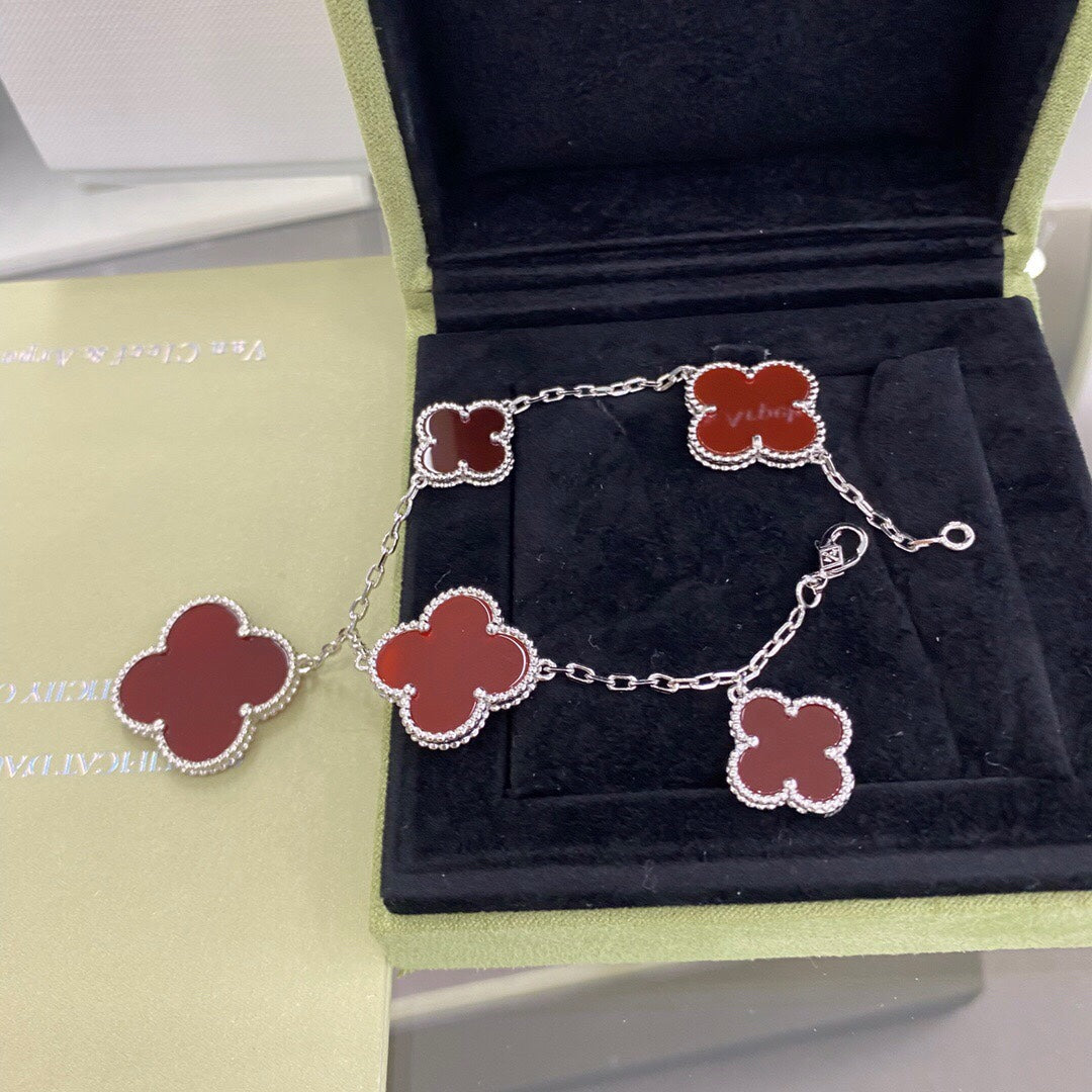 Mysitc CLOVER 5 MOTIFS SIVLER CARNELIAN BRACELET