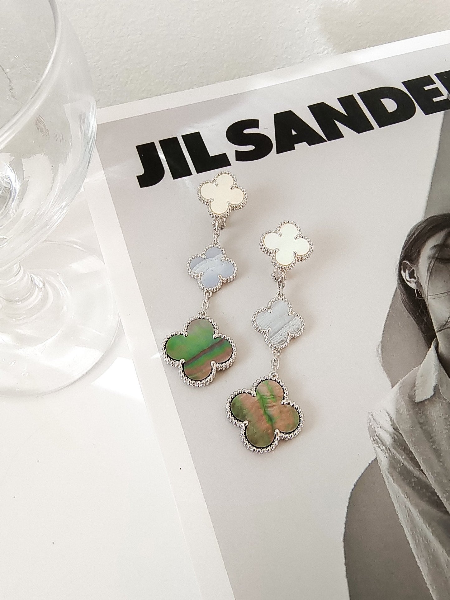Mysitc CLOVER 3 MOTIFS CHALCEDONY DARK MOP SILVER EARRINGS