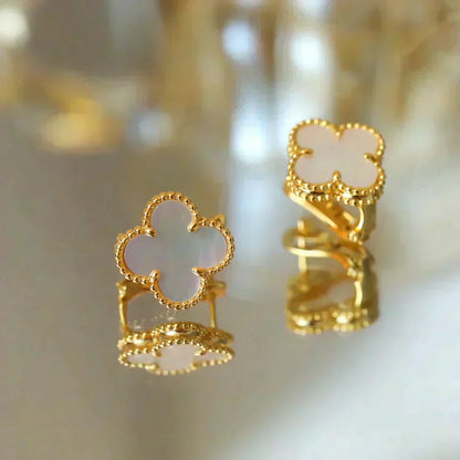 Mysitc CLOVER MEDIUM 1 MOTIFS  WHITE MOP STUD EARRINGS