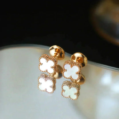 Mysitc CLOVER MINI 9.5MM WHITE MOP EARRINGS