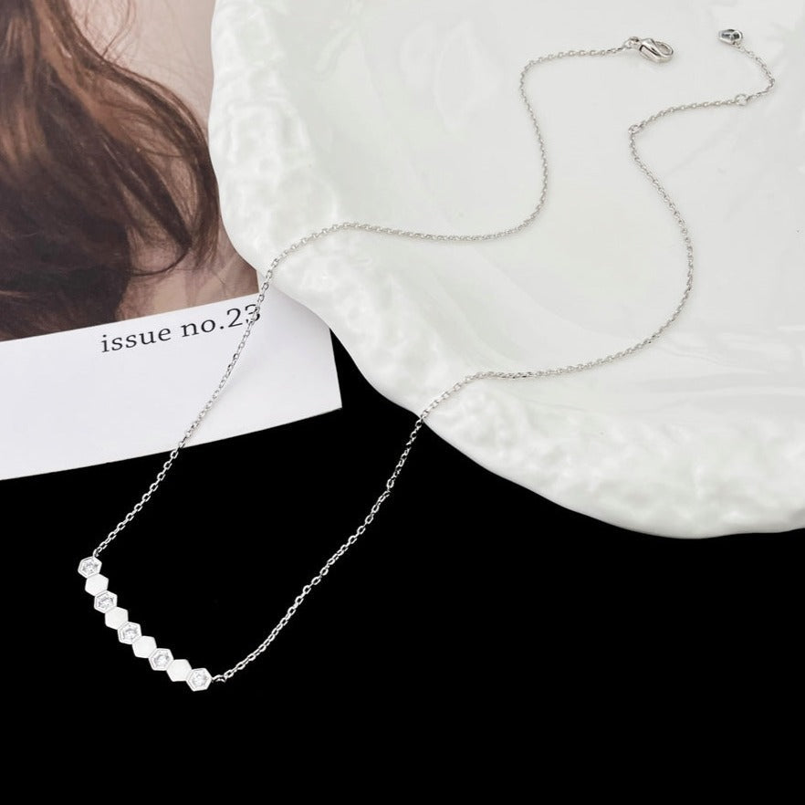 Mysitc BEE MY LOVE DIAMOND NECKLACE